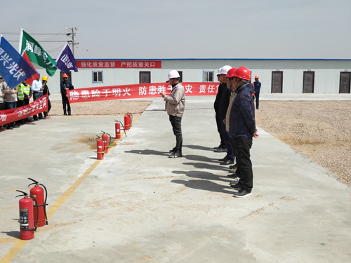 项目负责人组织学习消防应急处理