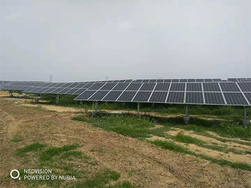 光伏板安装作业完成