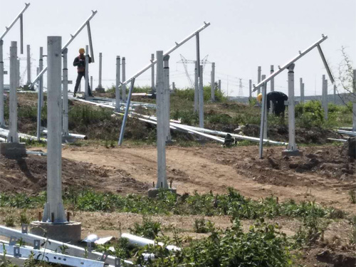 初期光伏支架安装