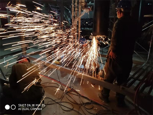 夜间加班作业